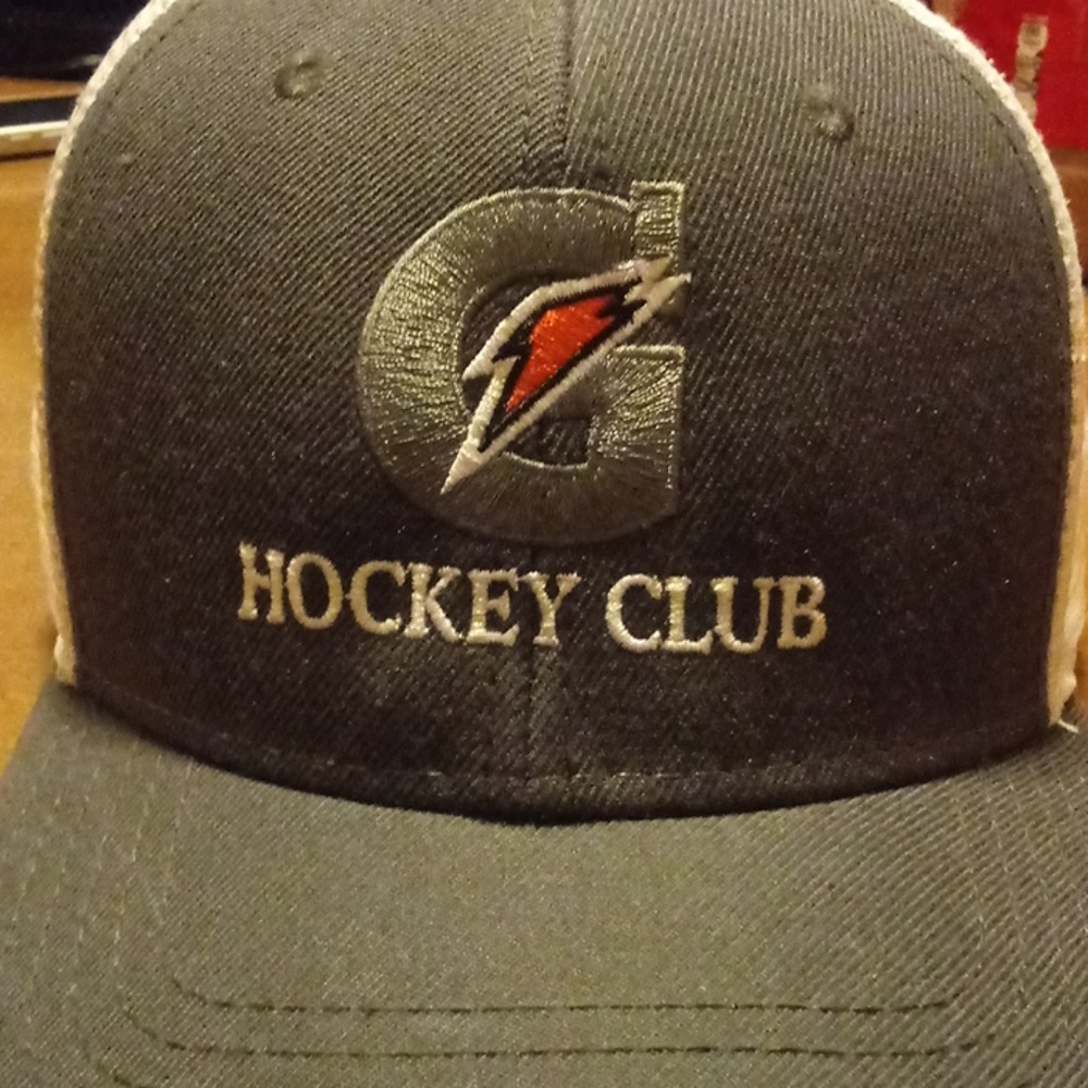 Snap back Hockey club hat!
